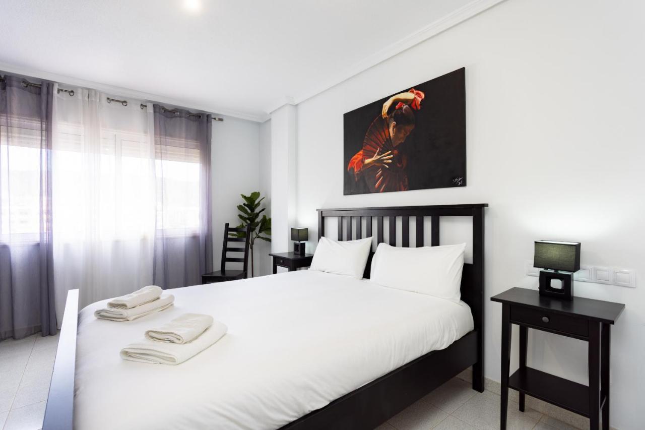 Black And White Apartment Free Wifi Los Cristianos  Kültér fotó