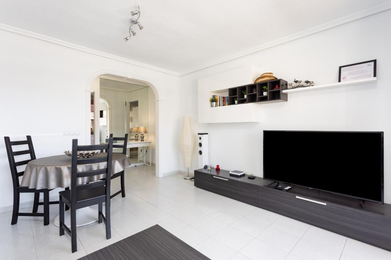 Black And White Apartment Free Wifi Los Cristianos  Kültér fotó