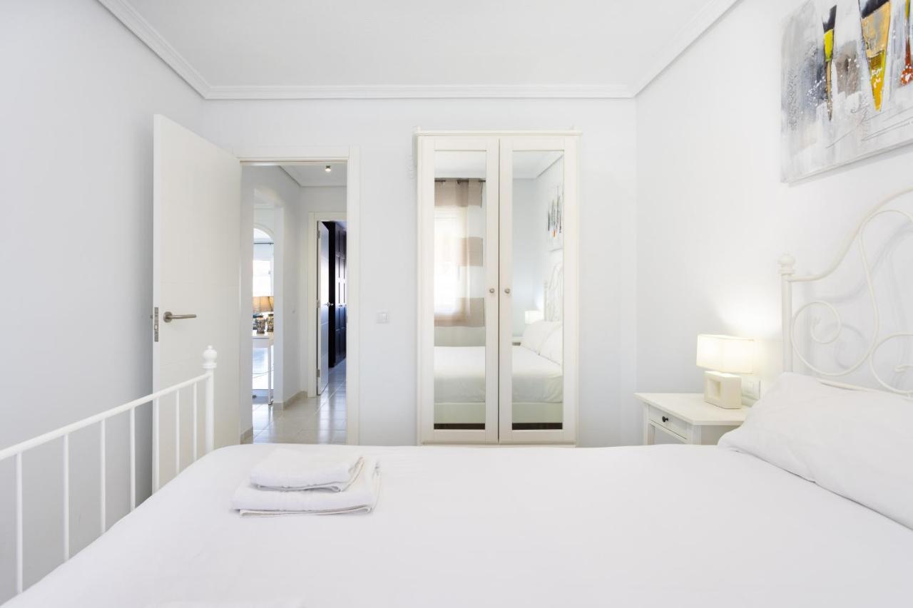 Black And White Apartment Free Wifi Los Cristianos  Kültér fotó